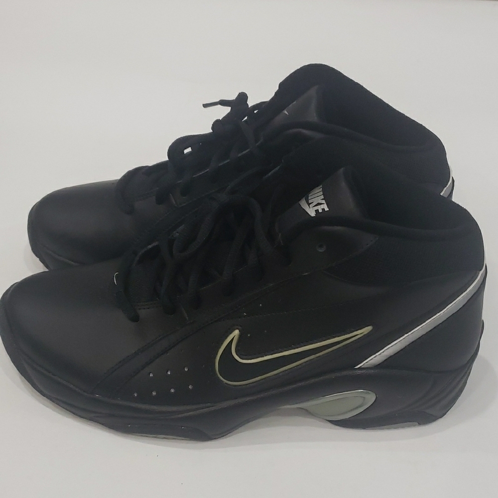 Nike Men's Black and Silver Athletic Shoes